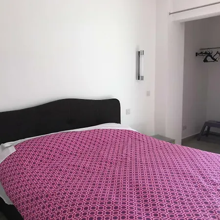 Bright & Spacious 1 Bedroom Penthouse-gzira Cl